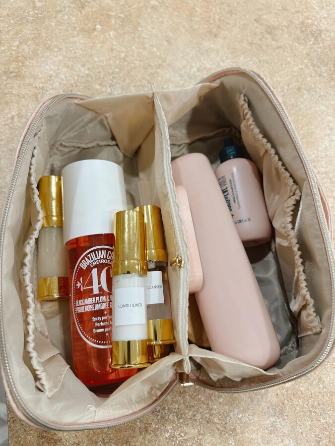 what's in the toiletry bag